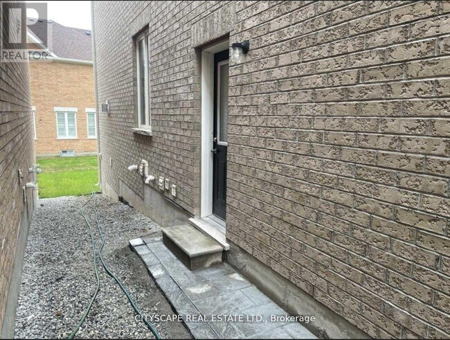 Photo - 26 Padbury Trl