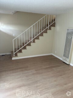 Building Photo - 10330 Plainview Ave Rental