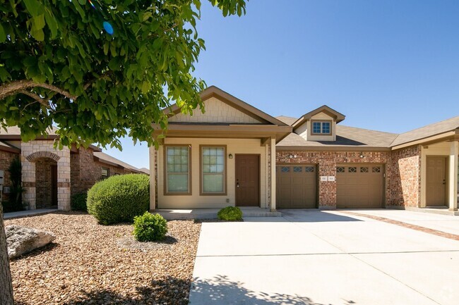 Building Photo - Beautiful 3 Bedroom Duplex Located in New ... Rental