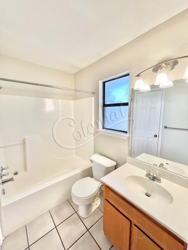 Photo - 1004 W Avenue B