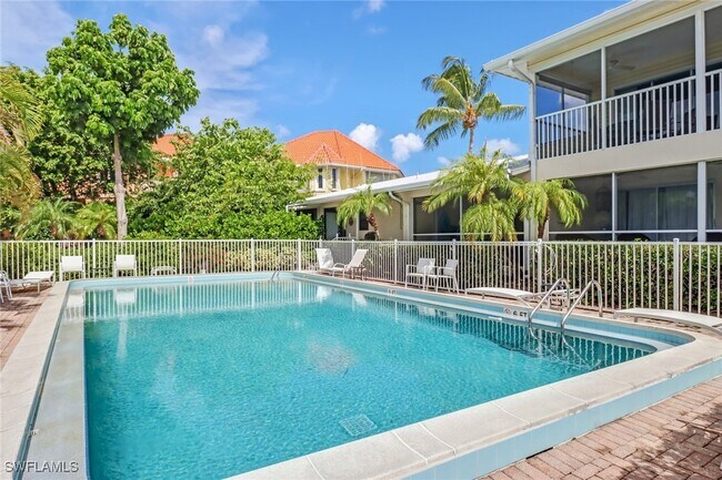 Building Photo - 1351 Curlew Ave Unit 104