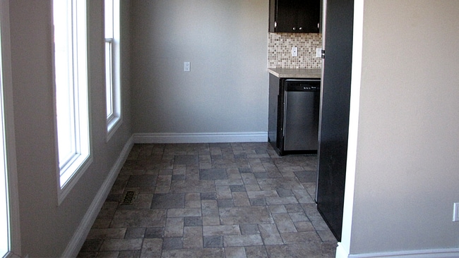 Photo - 11920-11996 96 St