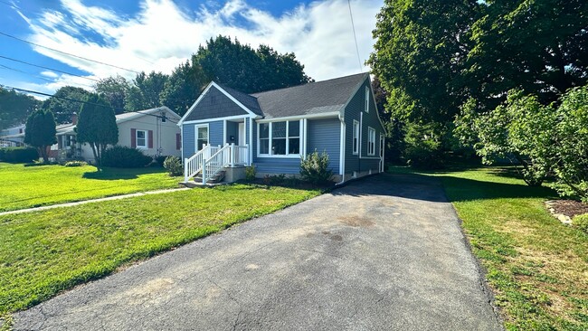 Photo - 100 E Elm St