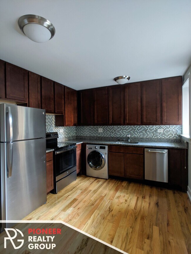 Photo - 535 W Arlington Pl