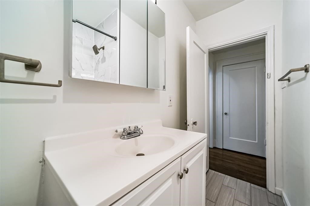 Photo - 2235 Welch St