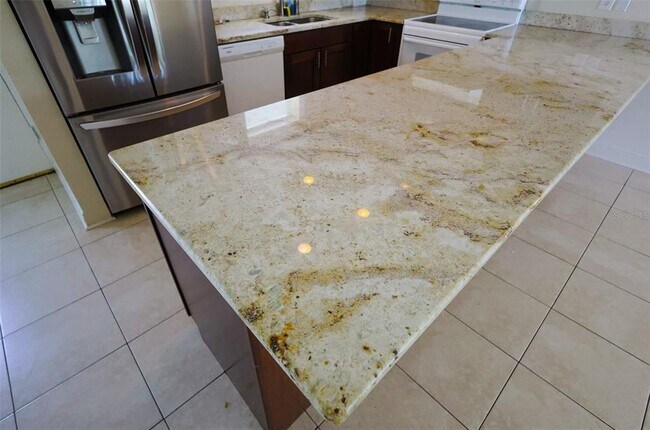 Photo - 1960 Union St Unit 34