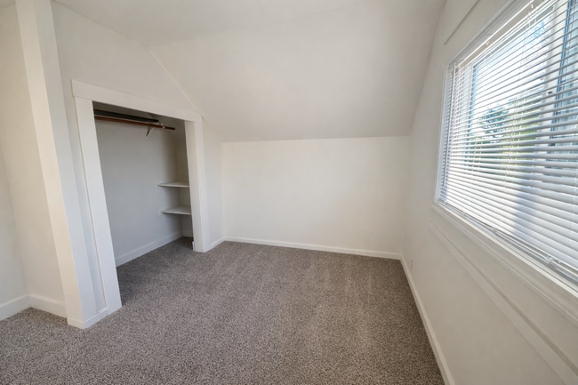 Photo - 449 SE 4th Ave