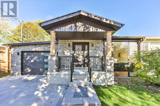 Photo - 421 Browndale Crescent