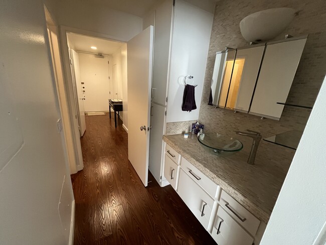 Photo - 10747 Wilshire Blvd Unidad 804