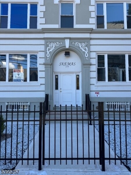 Photo - 155 Clifton Ave Unidad 1FR