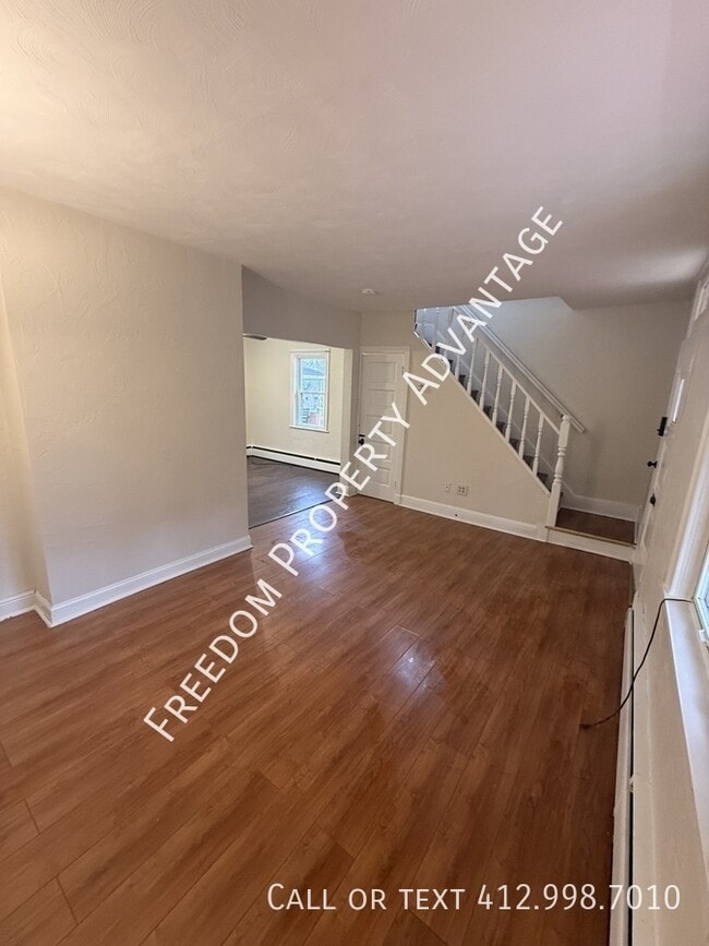 Photo - 1305 Stem St