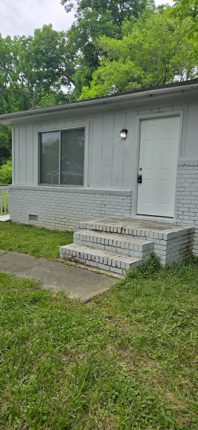 533 Branham Ave SW
