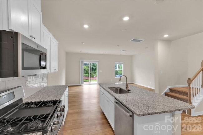 Photo - 2777 Yeager Dr NW