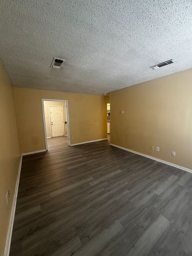 Photo - Located in Lawndale 3/1
