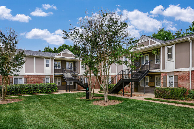 Professionally maintained grounds - Randolph Park Rental