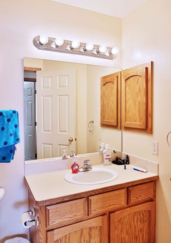 Photo - 3 Bedroom, 2 Bath Ranch Home with 2 Car Attached Garage in Loveland, CO