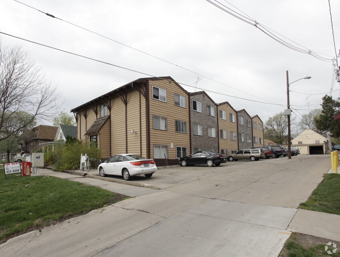 Photo - 623 S 18th St Apartments