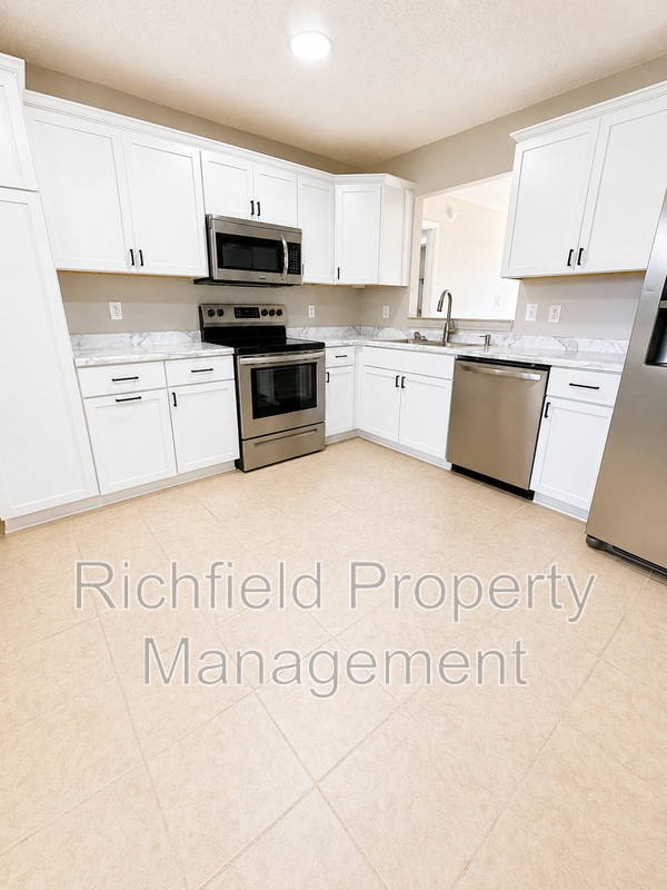 Photo - 1704 Crimson Ln