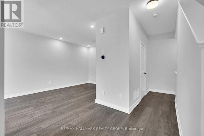 Photo - 233 Anyolite Private