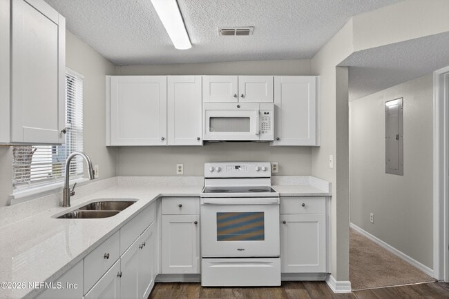 Photo - 2028 Hartridge St