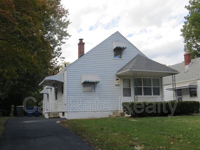 Building Photo - 469 S Waverly St