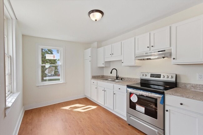 Photo - Coming Soon! Bright 3 Bedroom, 1.5 Bath Ho...
