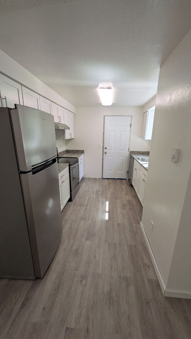 Photo - Available Now! 2 bedroom and 1 bath duplex Unidad 1555
