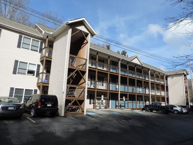 Highland Woods II - Highland Woods II Apartment