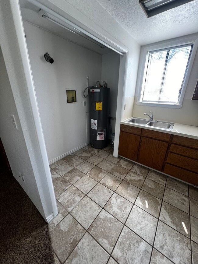 Photo - 156-156 McKinley Ave Unidad 154 McKinley Ave