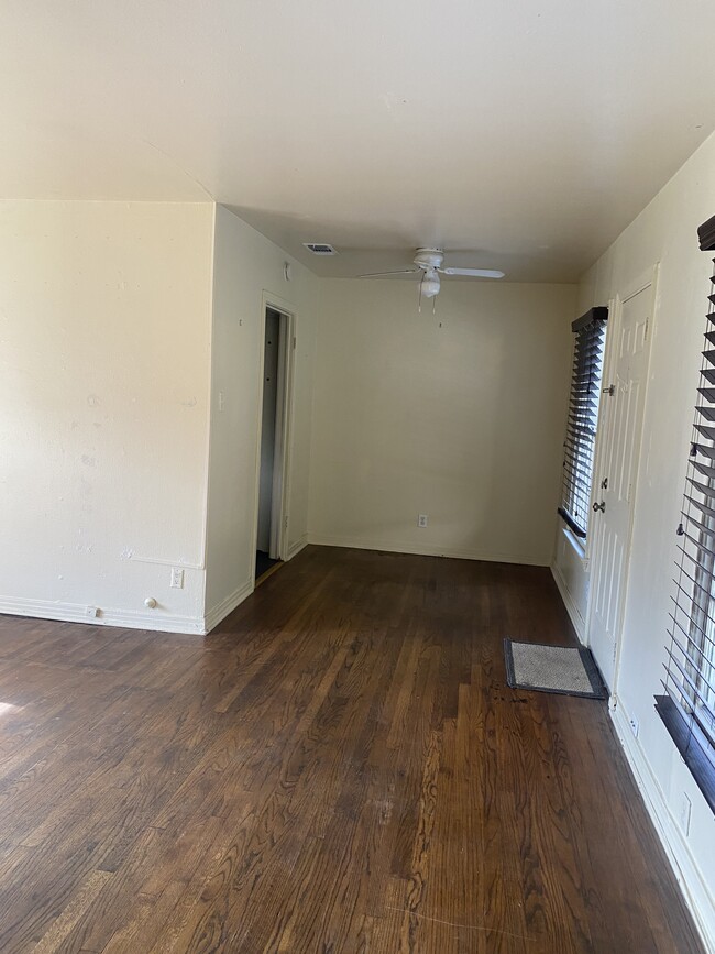 Building Photo - 5603 Winton St Unit Duplex