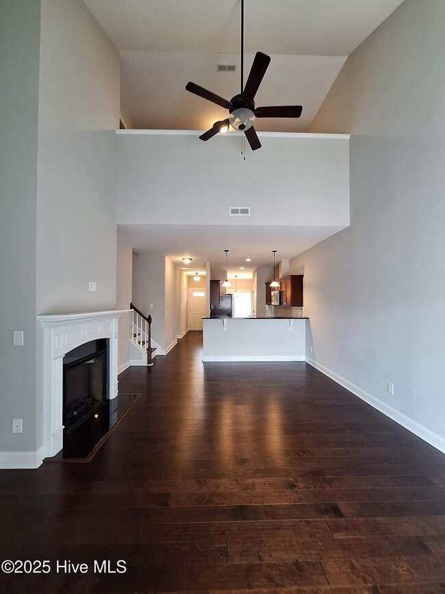 Photo - 1807 Fox Den Way