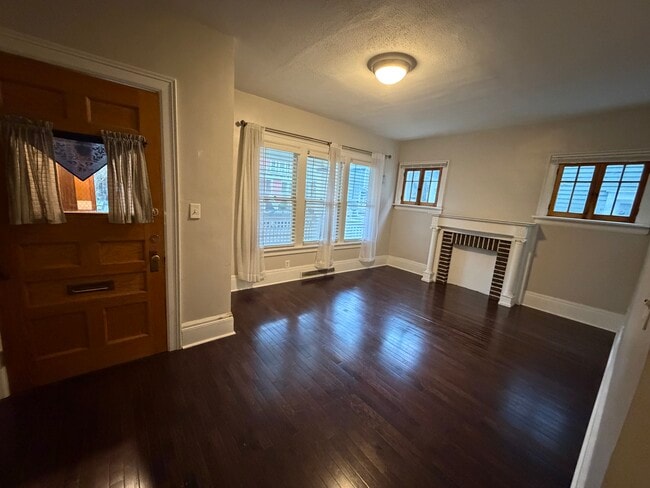 Living room - 21 Horton Pl Unit 1