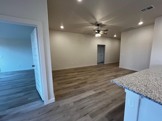 Photo - 2028 Cottonwood Ave