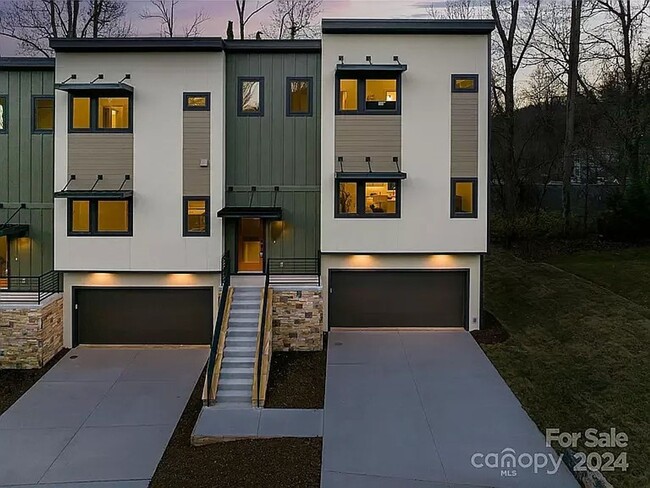 Building Photo - New Home off Tunnel Road