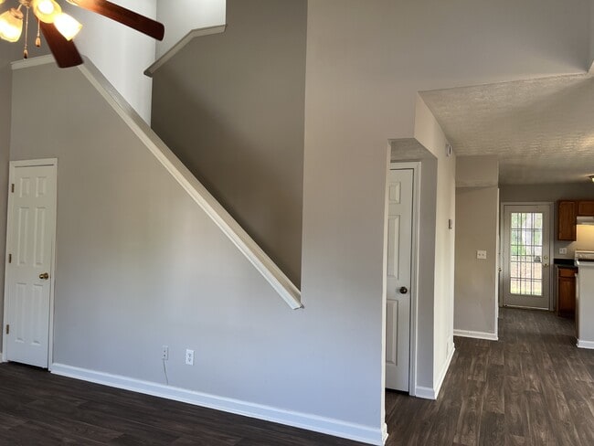 Photo - 6336 Wellington Walk Way