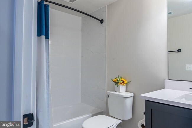 Photo - 402 Mdw Crk Dr