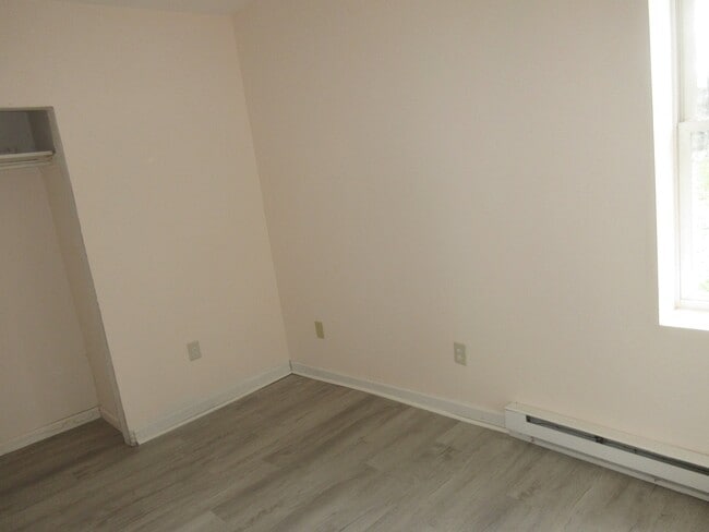 Photo - 76 Champlin Ave Unidad 2
