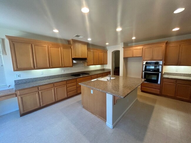 Photo - Spacious 4 Bedroom / 2.5 Bath Mountain House