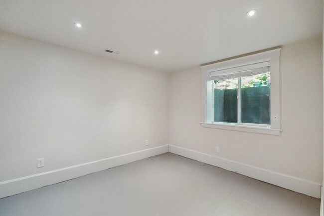 Photo - Utilities included!