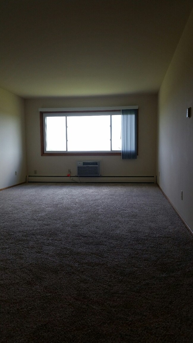 Living room - Graceland Gardens Apartment Homes
