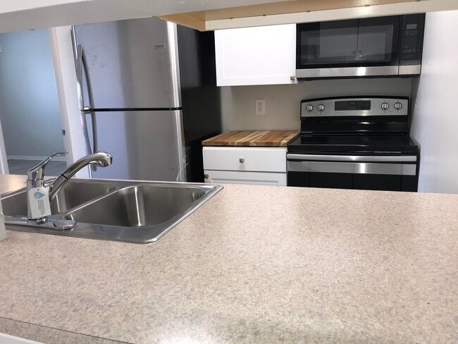 Building Photo - 1854 Abbey Rd Unit 201 Rental