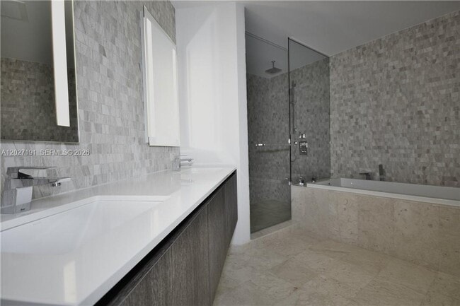 Photo - 68 SE 6th St Unit 2812