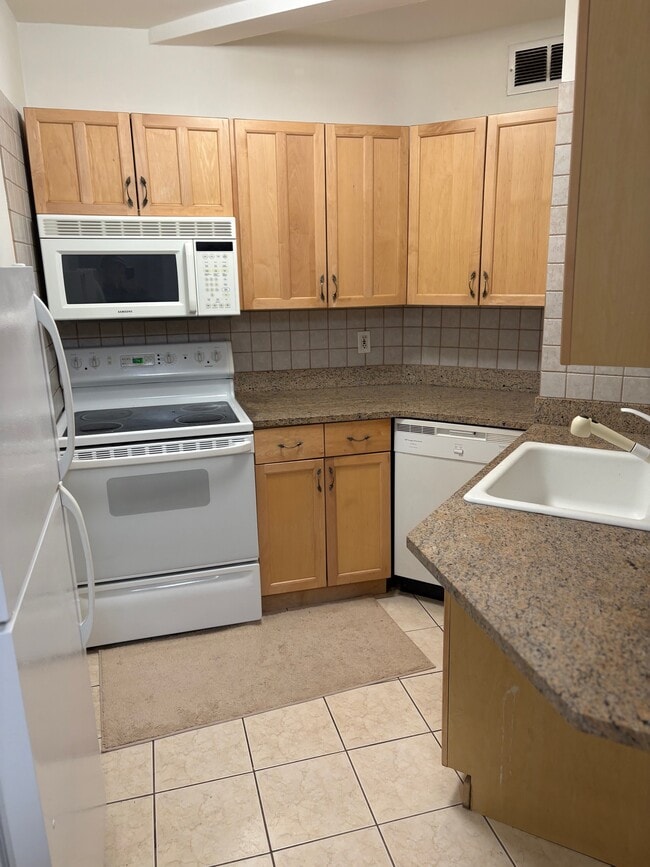 Photo - 1450 Palisade Ave Unit 3M