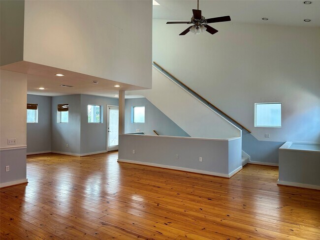 Photo - 3208 Yellowstone Park Dr