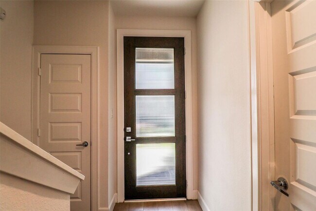 Photo - 2745 Clinton Dr