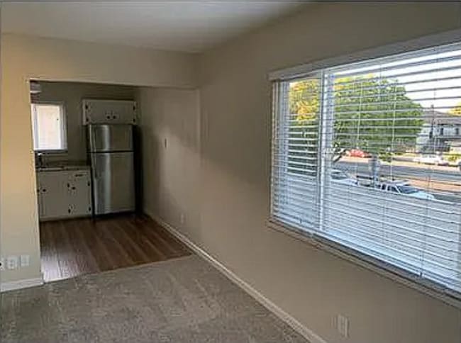 1182 W Hamilton Ave Unit 3