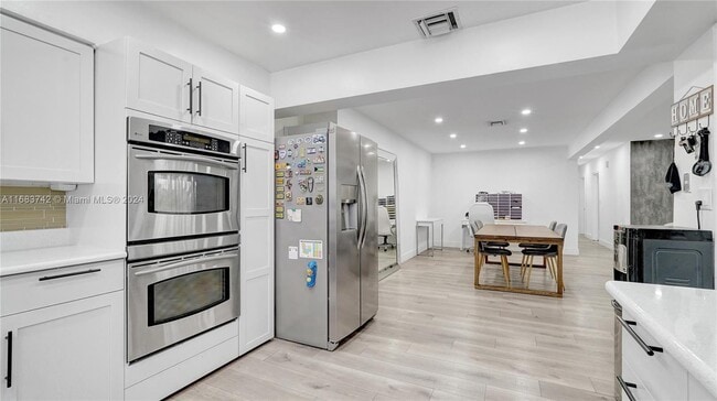 Photo - 5880 SW 15th St