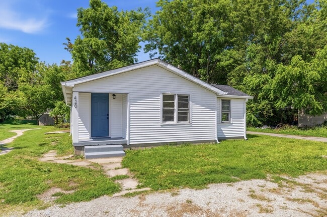 Photo - 420 W 25th St