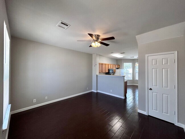 Photo - 2707 Westhampton Ct Unit B