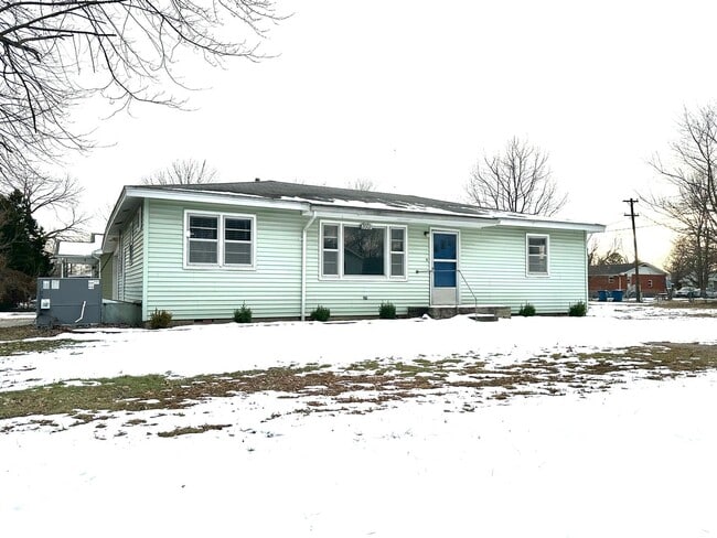 Photo - 3 BEDROOM 1 BATH IN JOPLIN-$1200 RENT-$1200 DEPOSIT